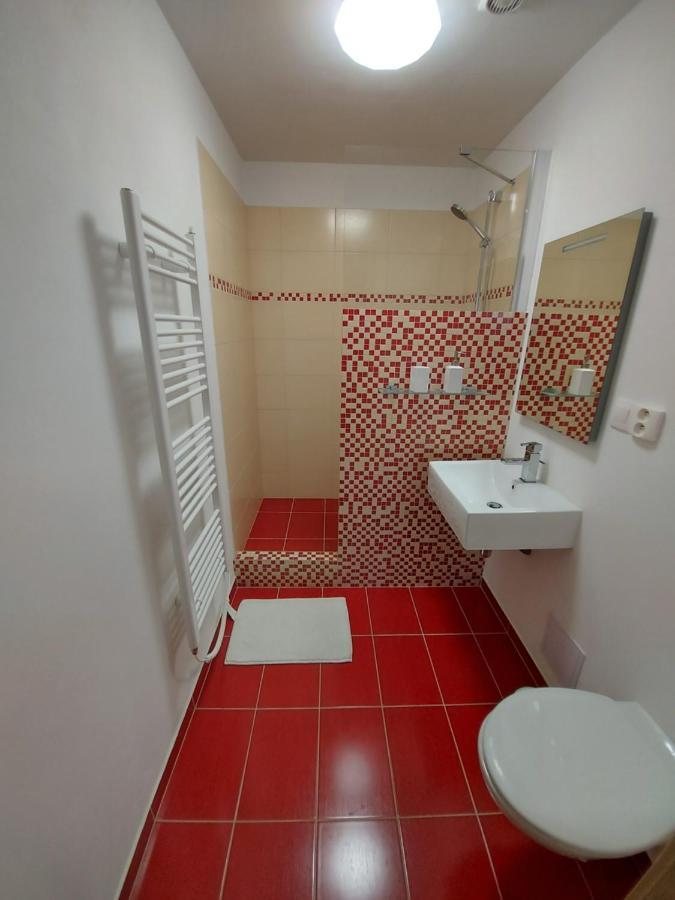 The Meetinka Apartments 耶塞尼克 外观 照片