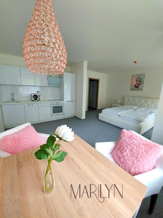 The Meetinka Apartments 耶塞尼克 外观 照片